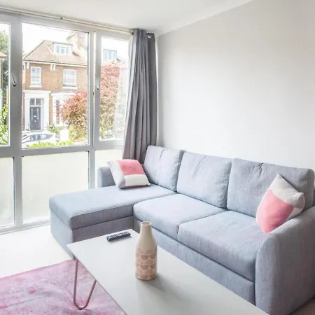 Sunny And Bright 1 Bed Apartment In Londres Extérieur photo