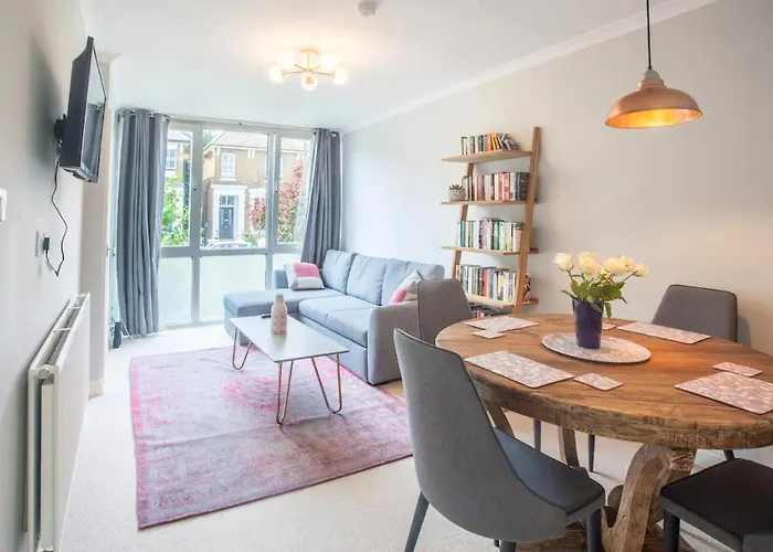 Sunny And Bright 1 Bed Apartment In London
