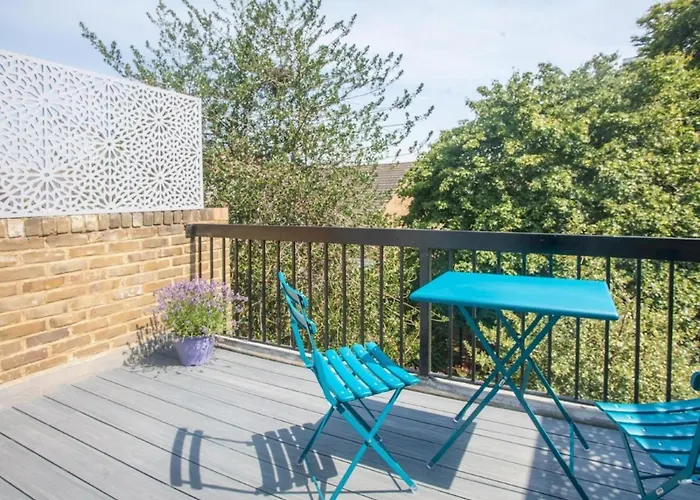 Sunny And Bright 1 Bed Apartment In London